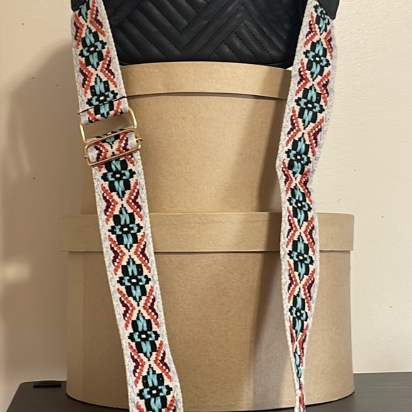 🎉❤️ NEW Marissa Black Crossbody Purse Adjustable Detachable Multicolor Strap - Picture 2 of 5